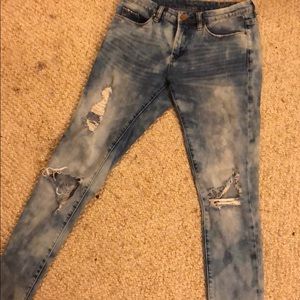 Bleached Skinny jeans.